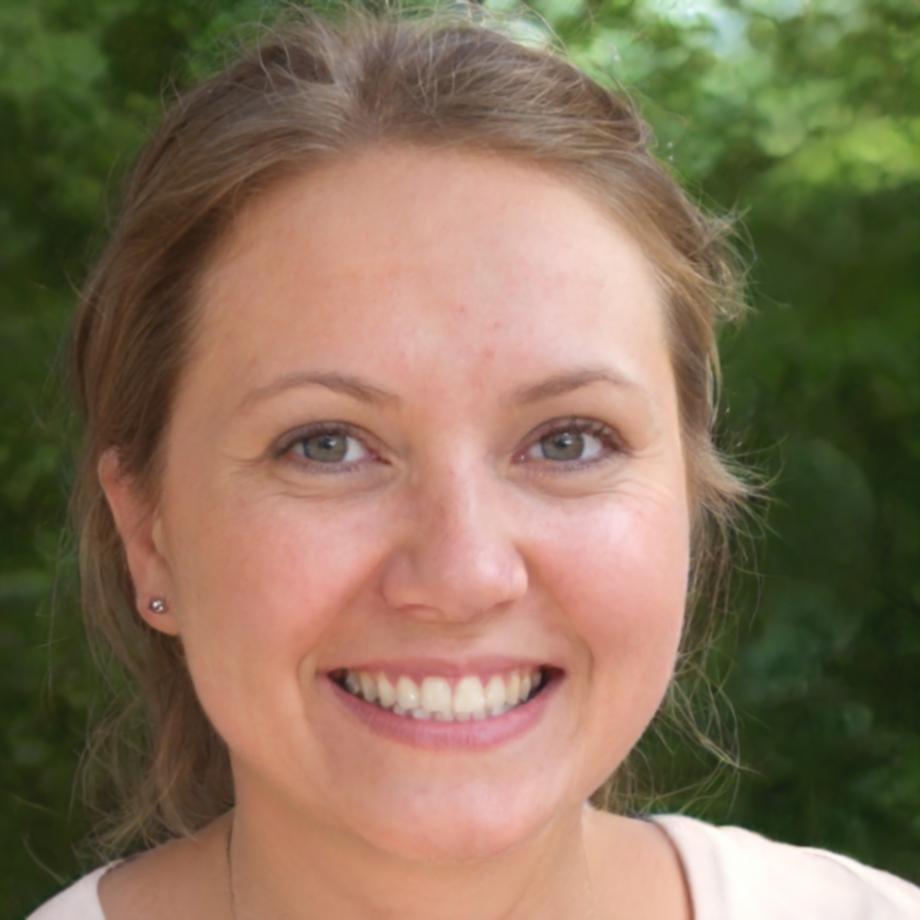 Portrait of Siriporn Rattanaporn, Program Development Director